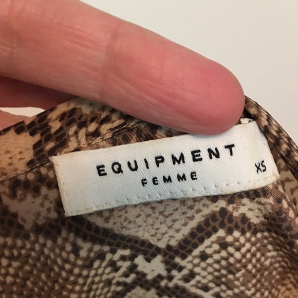 Equipment Riley Silk top  xs (fits like a small) - Picture 6 of 8